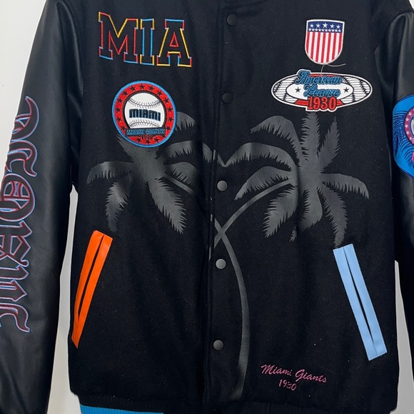 Negro League Miami Giants VarsityJacket with Colorful Accents    🖤⚾️🖤 - Picture 8 of 9
